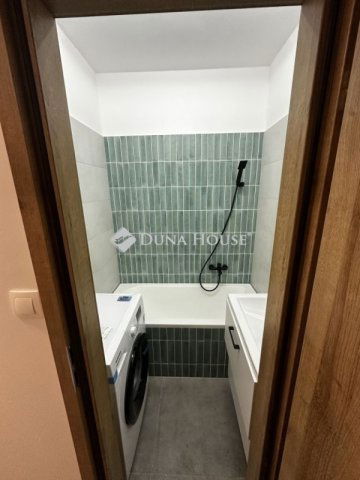 Eladó panellakás, Pécsett 56.9 M Ft, 2 szobás