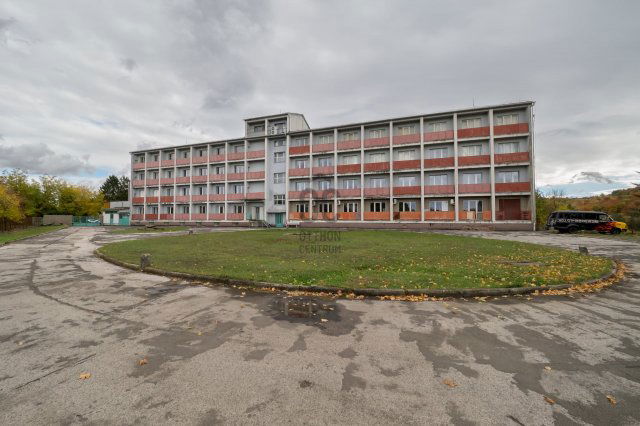 Eladó ipari ingatlan, Komlón 708.66 M Ft / költözzbe.hu