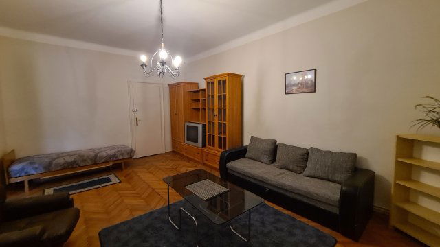 Kiadó téglalakás, albérlet, Esztergomban 200 E Ft / hó