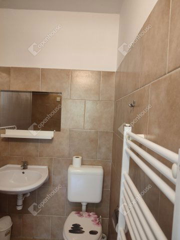 Kiadó téglalakás, albérlet, Tatán 560 E Ft / hó, 4 szobás
