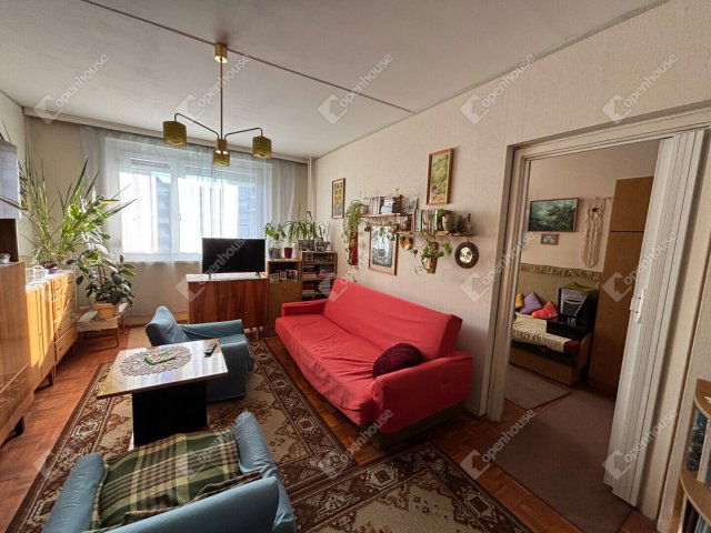 Eladó panellakás, Győrött 55 M Ft, 3 szobás