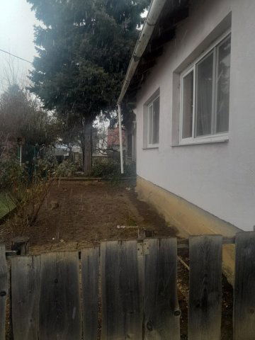 Eladó családi ház, Tatán 69.99 M Ft, 4 szobás