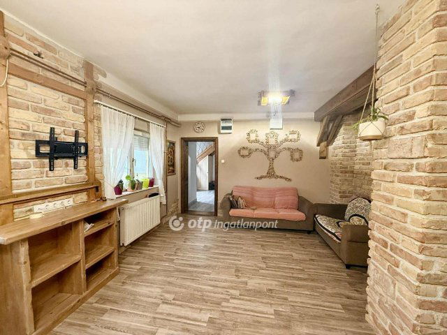 Eladó családi ház, Isaszegen 99.9 M Ft, 6+1 szobás