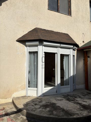 Eladó családi ház, Szolnokon 89 M Ft, 6 szobás