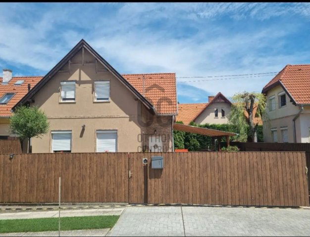 Eladó családi ház, Üllőn 104 M Ft, 6 szobás