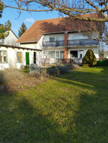 Eladó családi ház, Zircen 74.9 M Ft, 6 szobás