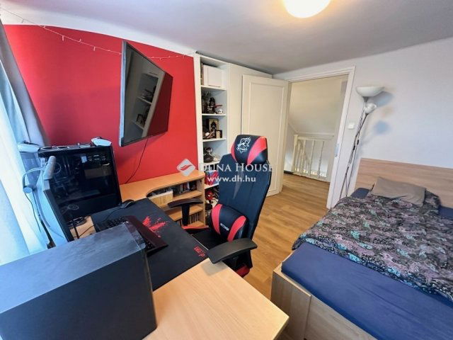 Eladó családi ház, Leányfaluban 179.9 M Ft, 5 szobás