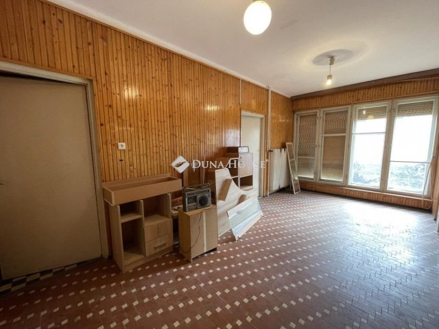 Eladó téglalakás, Nagykőrösön 30 M Ft, 2 szobás