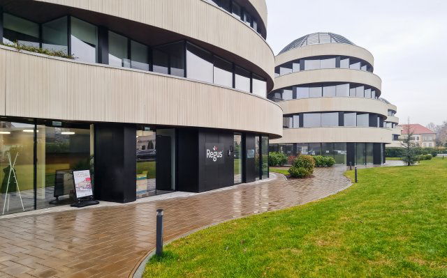 Kiadó iroda, Szegeden, Bakay Nándor utcában 139 E Ft / hó