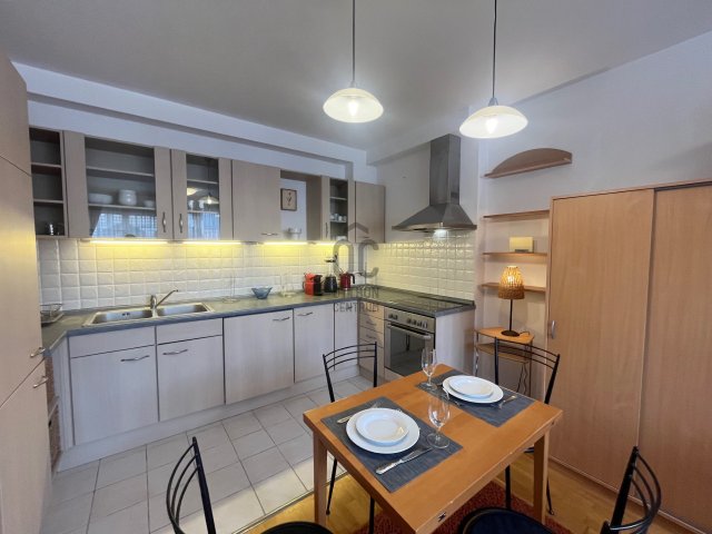 Kiadó téglalakás, albérlet, Budapesten, VI. kerületben