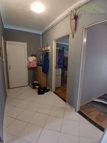 Eladó panellakás, Siklóson 35 M Ft, 3 szobás