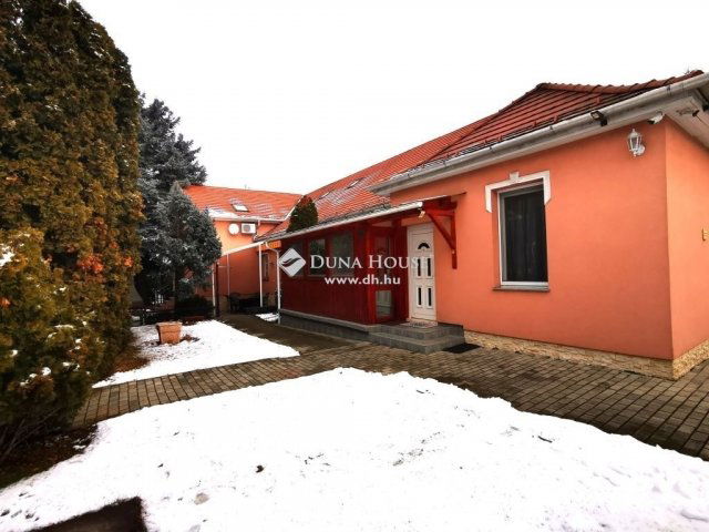 Eladó családi ház, Dorogon 62.9 M Ft, 2 szobás