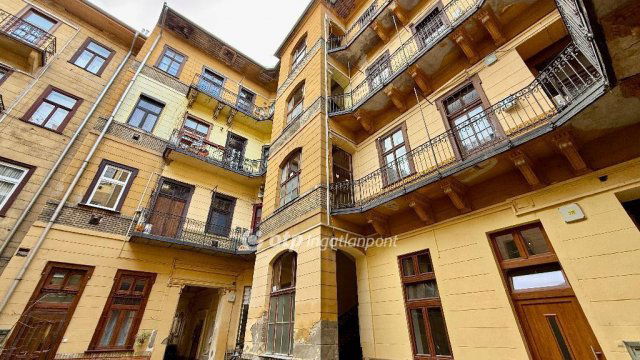 Eladó téglalakás, Budapesten, VIII. kerületben 44.9 M Ft