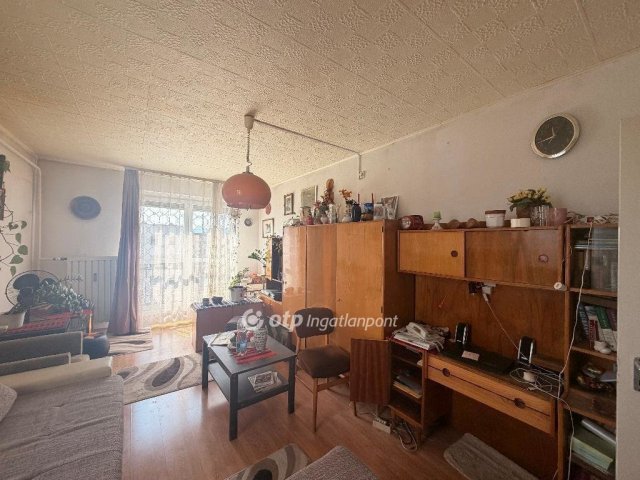 Eladó panellakás, Budapesten, III. kerületben 69.5 M Ft