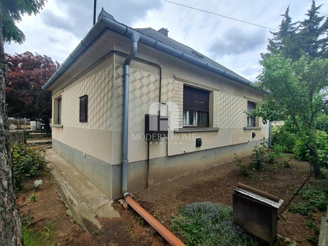 Eladó családi ház, Szabadbattyánban 49.9 M Ft, 2 szobás