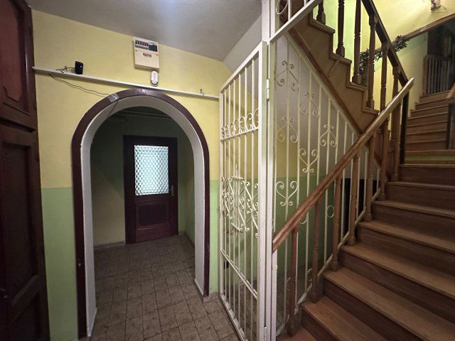 Eladó családi ház, Szegeden 199 M Ft, 6 szobás