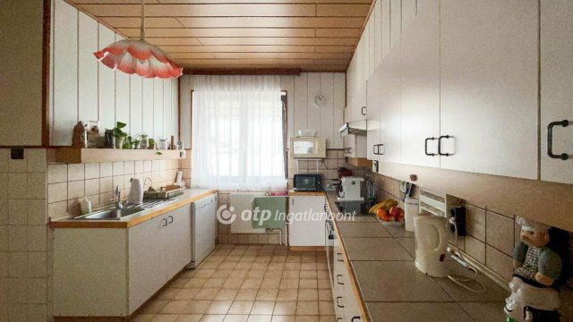 Eladó családi ház, Halászin 99.9 M Ft, 5 szobás