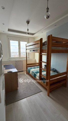 Eladó panellakás, Százhalombattán 76.6 M Ft, 3 szobás