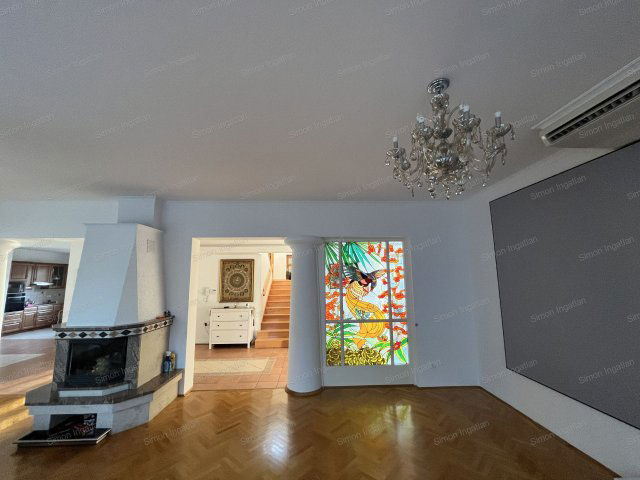 Eladó családi ház, Kecskeméten 248 M Ft, 7 szobás