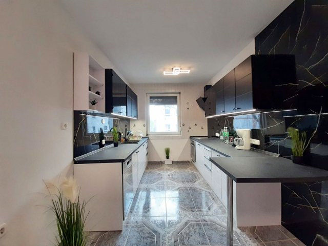 Eladó téglalakás, Debrecenben 112 M Ft, 3 szobás