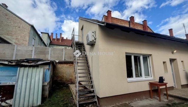 Eladó téglalakás, Szombathelyen 25 M Ft, 1 szobás