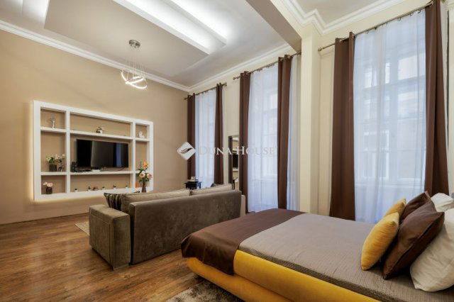 Eladó téglalakás, Budapesten, VII. kerületben, Király utcában