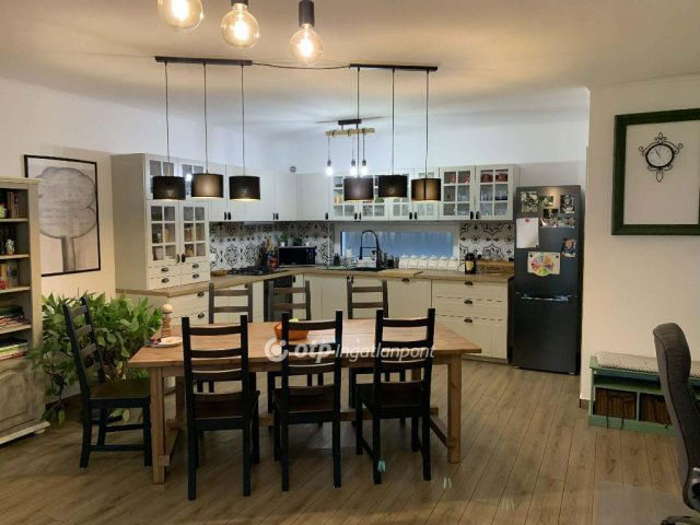 Eladó családi ház, Dabason 117.3 M Ft, 4 szobás