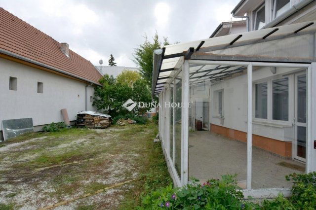 Eladó családi ház, Kecskeméten 135 M Ft, 5 szobás