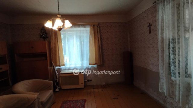 Eladó családi ház, Farmoson 20.85 M Ft, 2 szobás