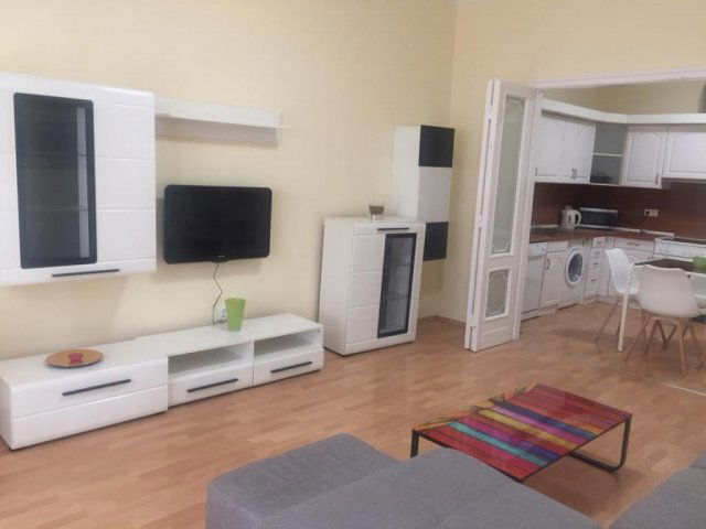 Eladó téglalakás, Budapesten, V. kerületben 92 M Ft, 1+1 szobás