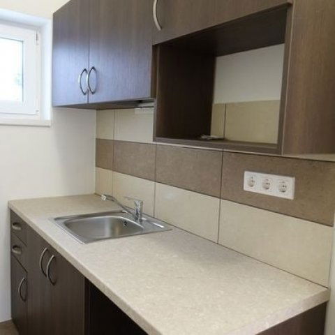 Kiadó üzlethelyiség, Győrött, Szent Imre úton 310 E Ft / hó