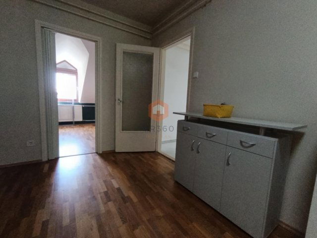 Eladó téglalakás, Pécsett 35.9 M Ft, 3 szobás