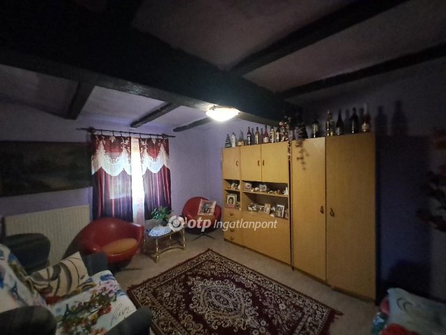 Eladó családi ház, Makón 8.9 M Ft, 2 szobás