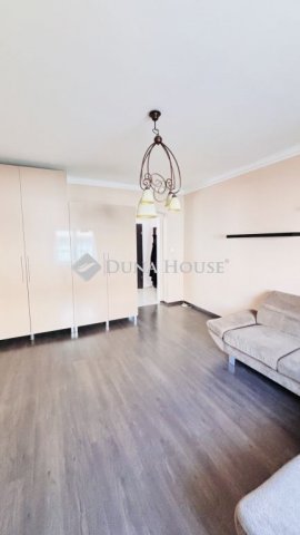 Kiadó téglalakás, albérlet, Pécsett 280 E Ft / hó, 3 szobás