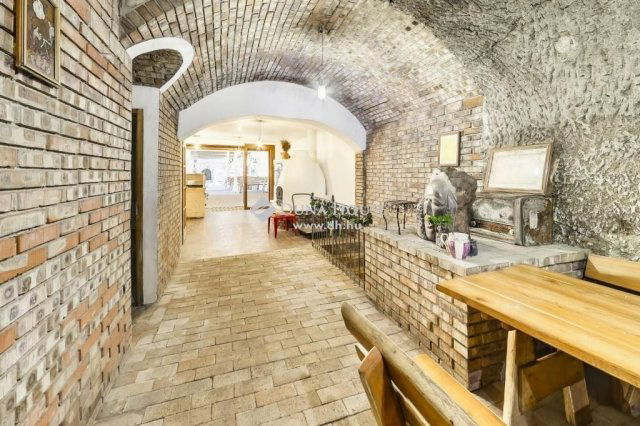 Eladó üzlethelyiség, Egerben 169.99 M Ft / költözzbe.hu