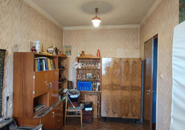 Eladó téglalakás, Szentlőrincen 33.5 M Ft, 2 szobás