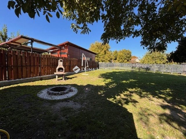 Eladó családi ház, Siófokon 140 M Ft, 5 szobás