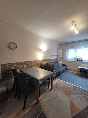 Eladó panellakás, Győrött 64.9 M Ft, 3 szobás