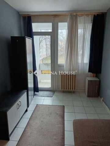 Eladó panellakás, Szegeden 48 M Ft, 2 szobás