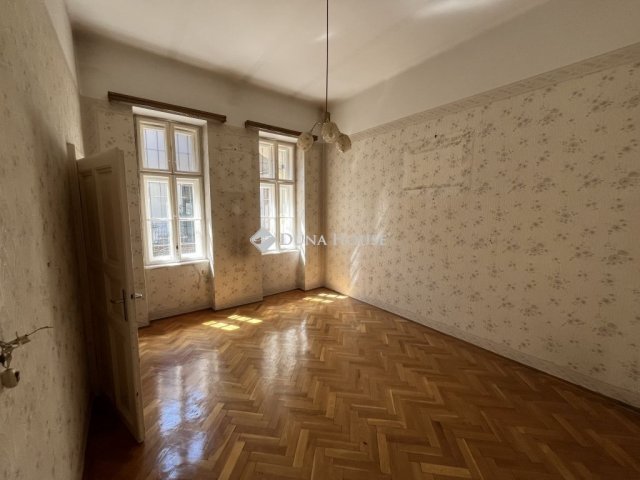 Eladó téglalakás, Budapesten, VIII. kerületben 34 M Ft, 1 szobás