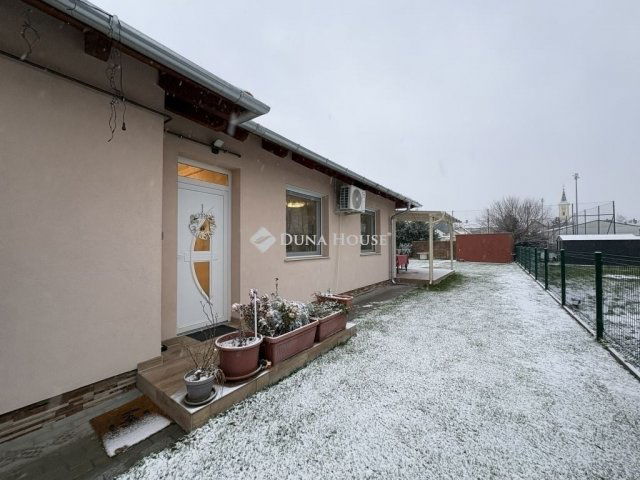 Eladó ikerház, Ócsán 92.9 M Ft, 4 szobás / költözzbe.hu