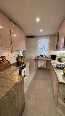 Eladó családi ház, Tatán 149 M Ft, 4 szobás