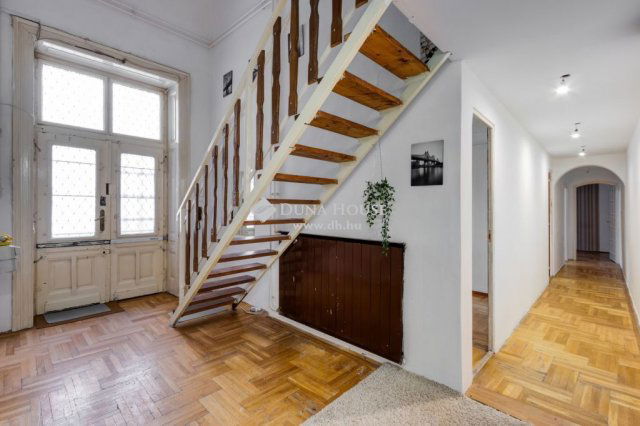 Eladó téglalakás, Budapesten, V. kerületben 169 M Ft, 10 szobás