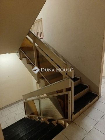 Eladó panellakás, Szegeden 48 M Ft, 2 szobás