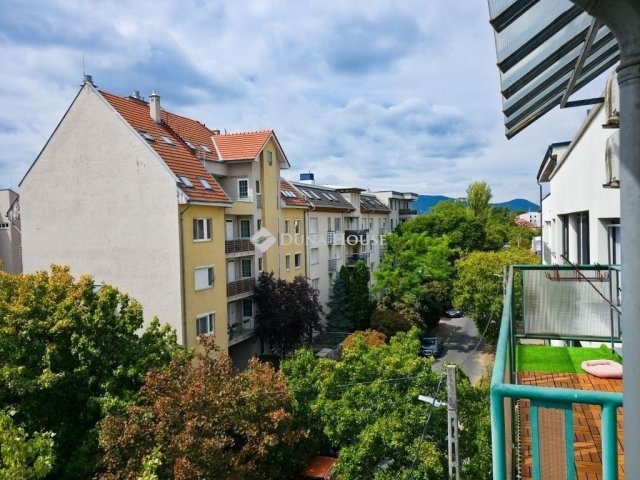 Eladó téglalakás, Budapesten, XIII. kerületben 65 M Ft, 1 szobás