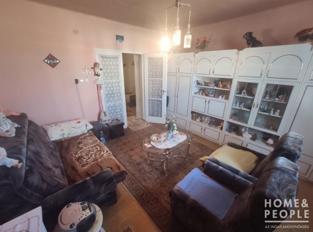 Eladó családi ház, Szegeden 50 M Ft, 4 szobás