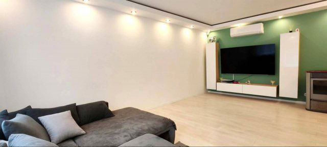 Eladó családi ház, Nyíregyházán 72.999 M Ft, 5 szobás