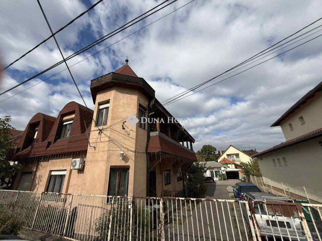 Eladó családi ház, Dunakeszin, Kertész utcában 200 M Ft