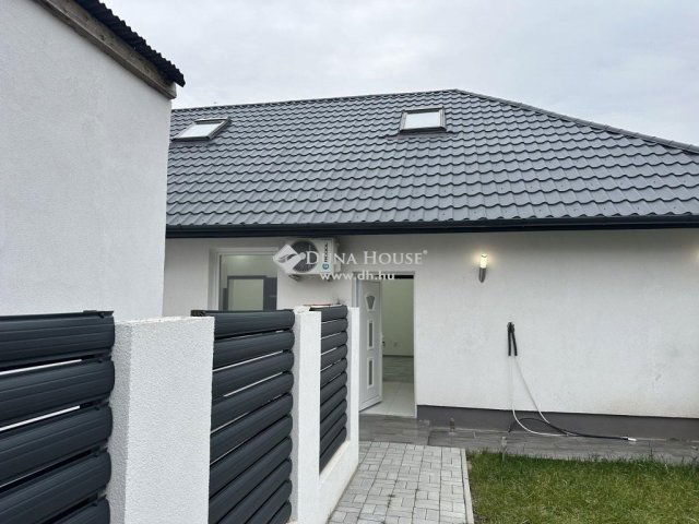 Eladó családi ház, Budapesten, XVIII. kerületben 43.9 M Ft