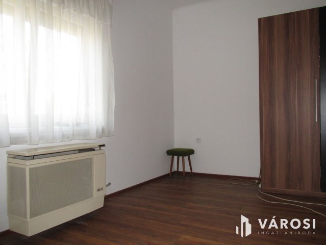 Eladó családi ház, Érsekvadkerten 24 M Ft, 4 szobás